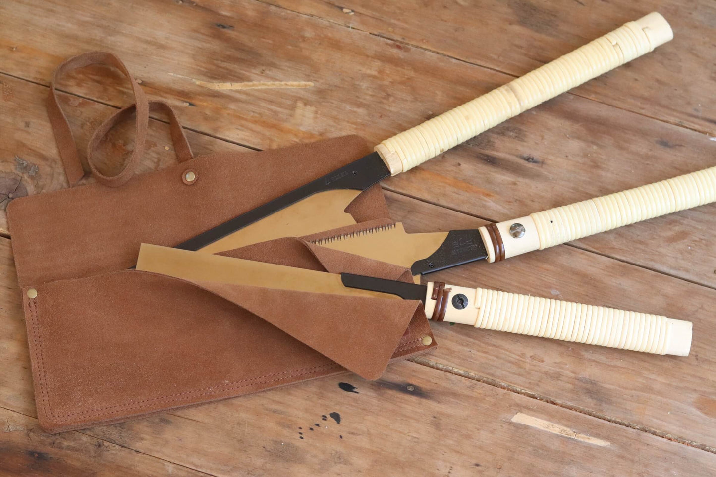 En Mina 3 Pocket Suede Japanese Saw Wrap