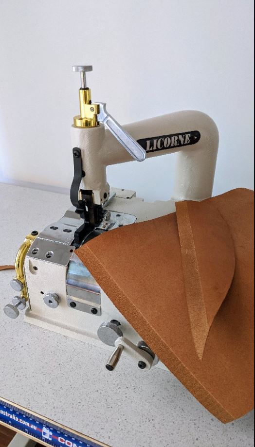 En Mina 12 Pocket Suede Chisel Roll