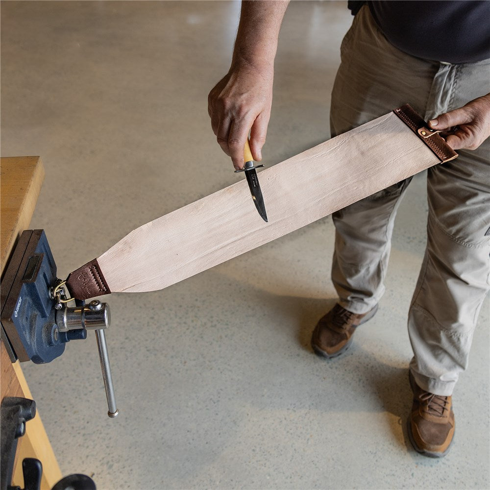En Mina Kangaroo Tail Leather Hanging Strop
